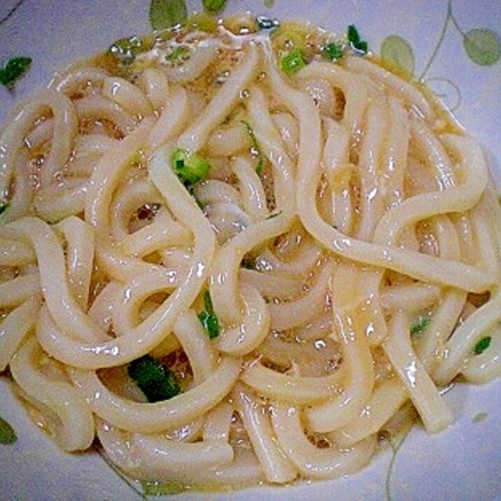 「お夜食に！　簡単卵かけうどん」　　　♪♪